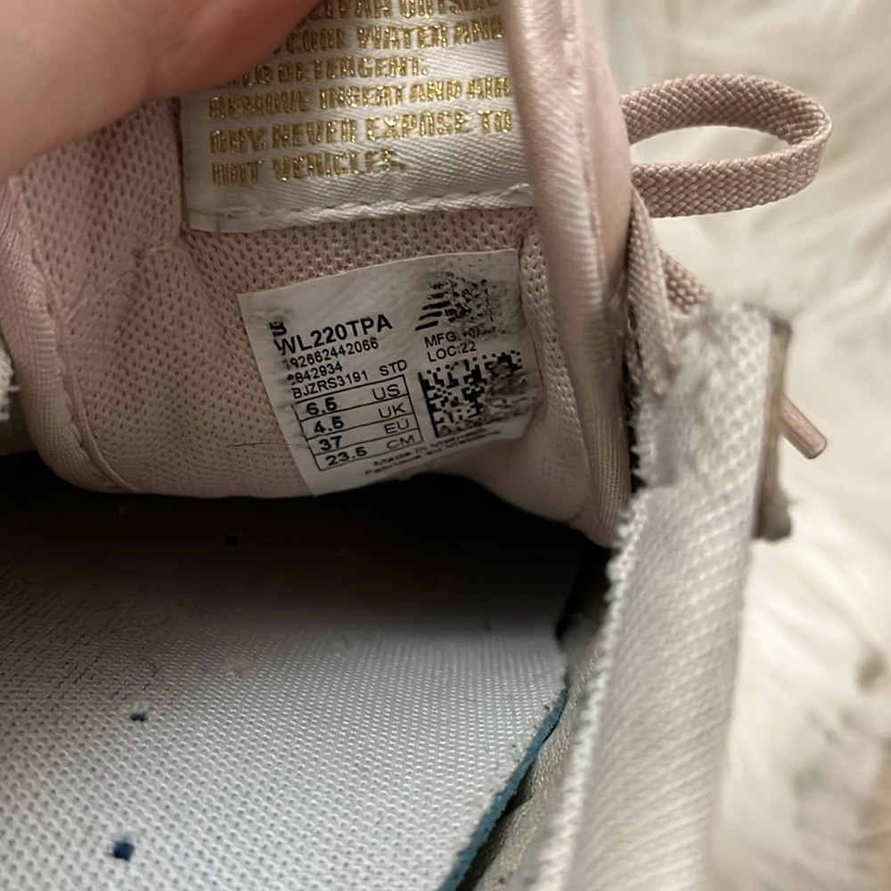New Balance Sneakers - Picture 7 of 8